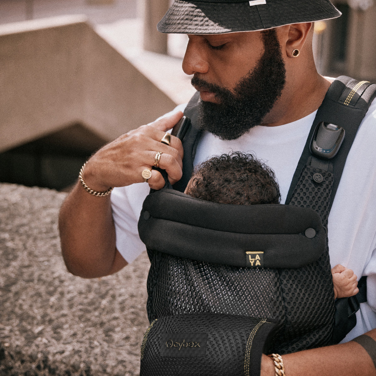 Cybex Laya Bæresele Magic Black