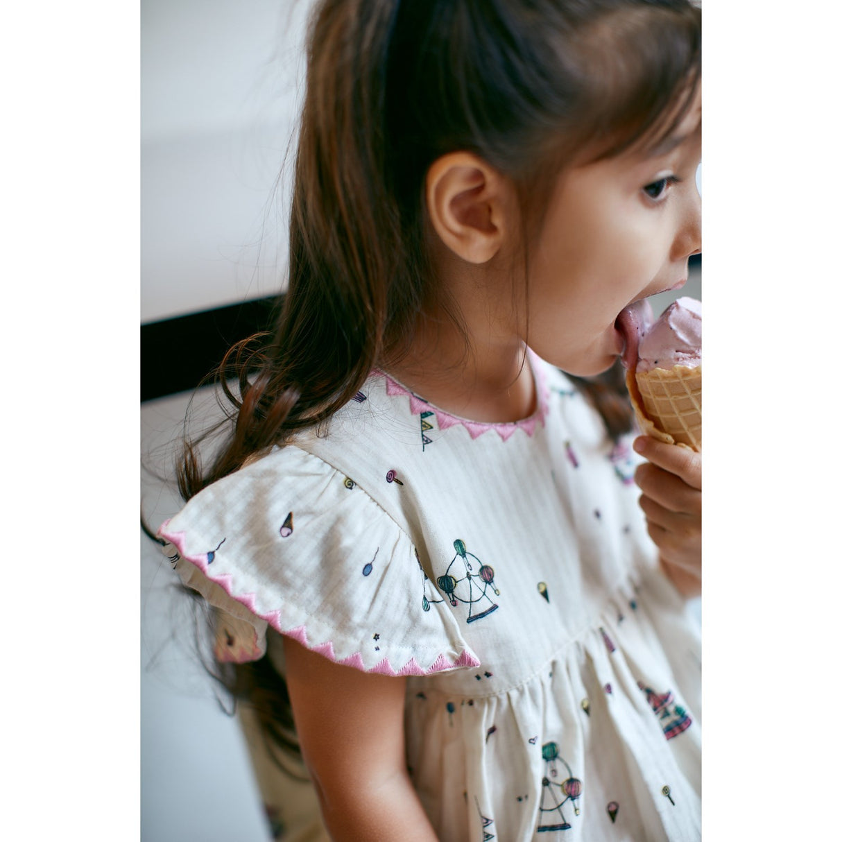 Copenhagen Colors Cream Tivoli print Printed kjole m. flæseærmer