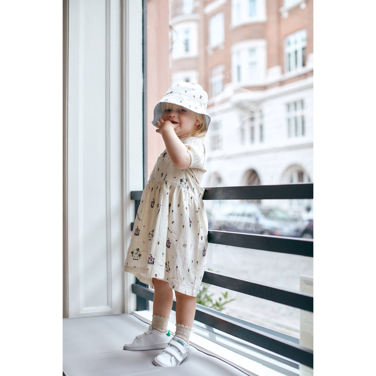 Copenhagen Colors Cream Tivoli Print Printed vendbar bøllehat