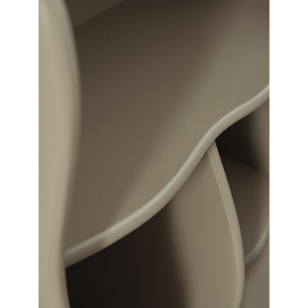 Ferm Living Cashmere Slope Bogreol