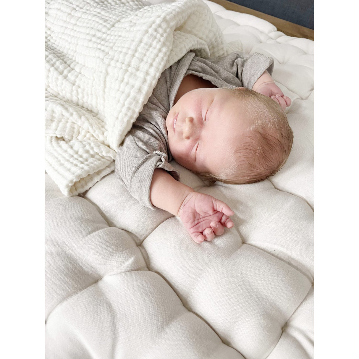 Pine Cone Natura Legetæppe