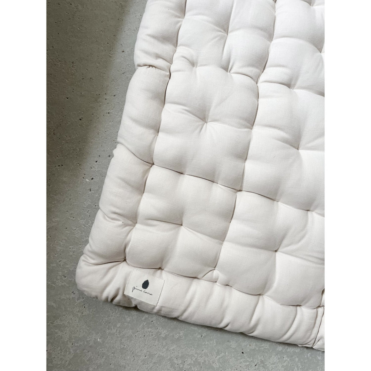 Pine Cone Natura Legetæppe