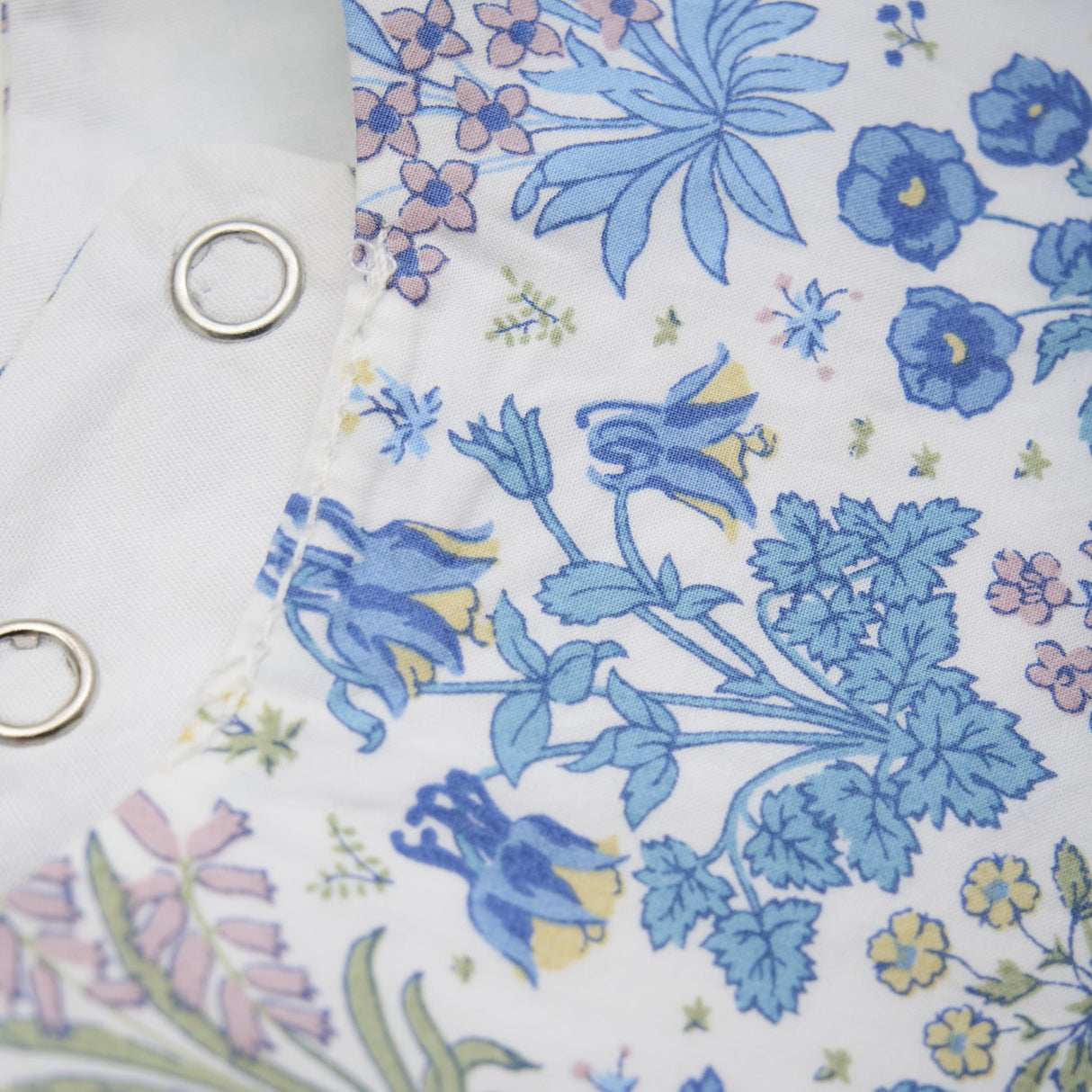 Huttelihut Soft Chambray Hagesmæk I Liberty Stof