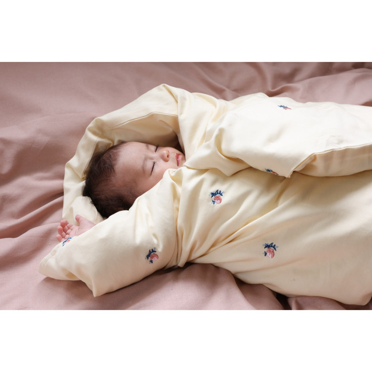 Cam Cam Copenhagen Berries Embroidered Sengetøj