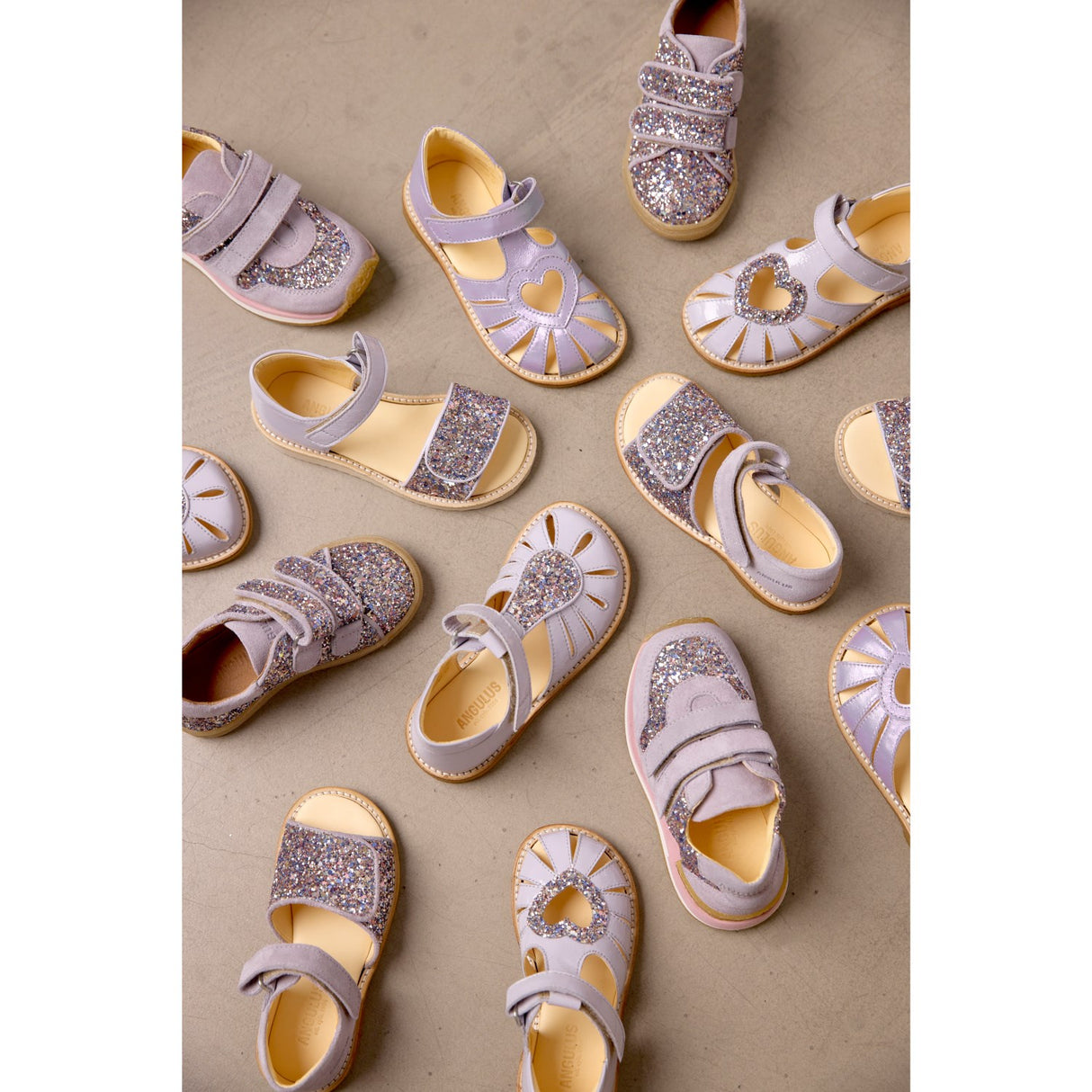 Angulus Iridescent Lilac Shine Hjertesandal Med Velcrolukning