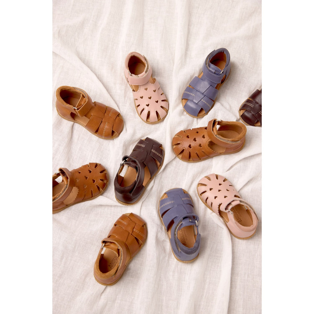 Angulus Cognac Barnets Første Sandal Med Kontraststikninger