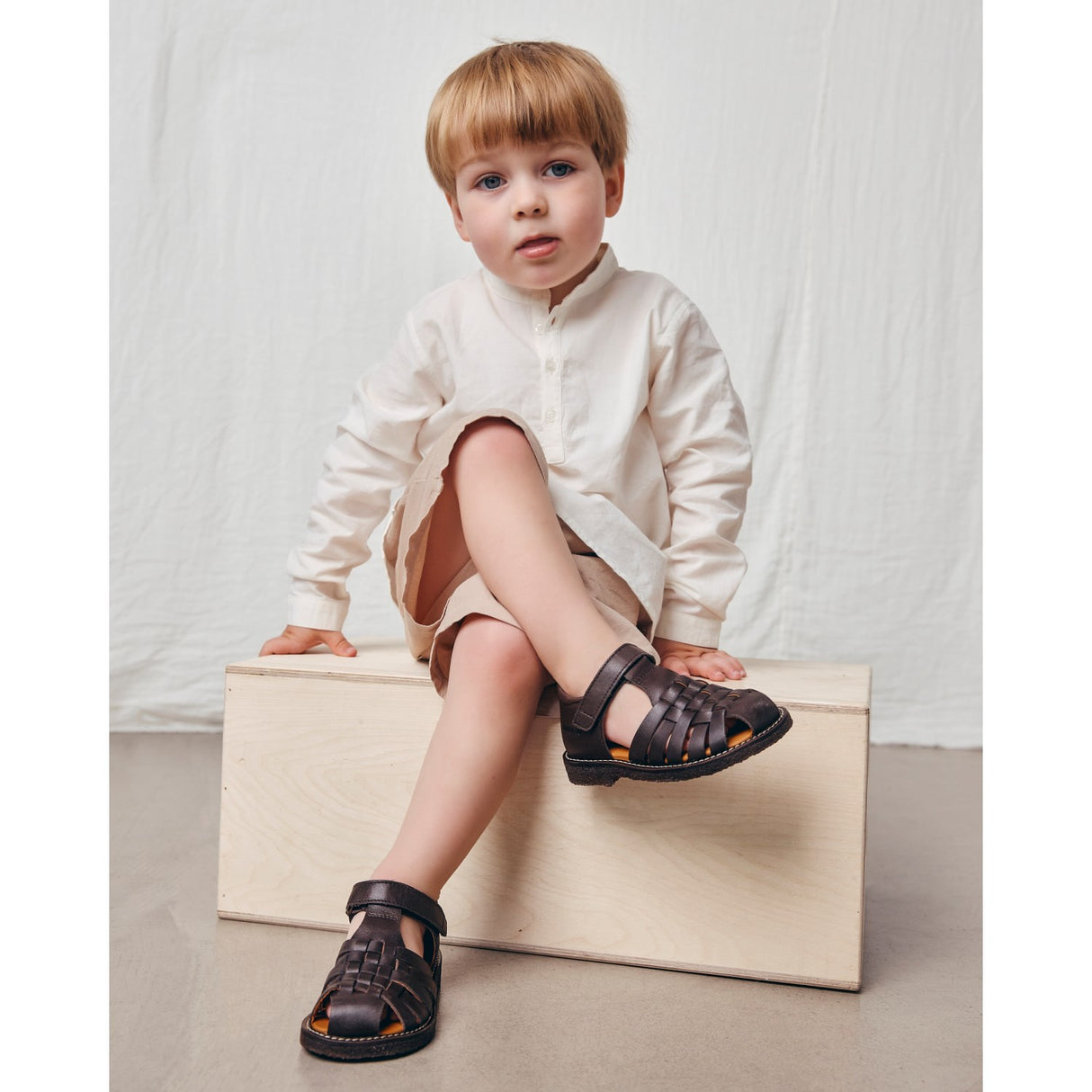 Angulus Dark Brown Flettet Lædersandal