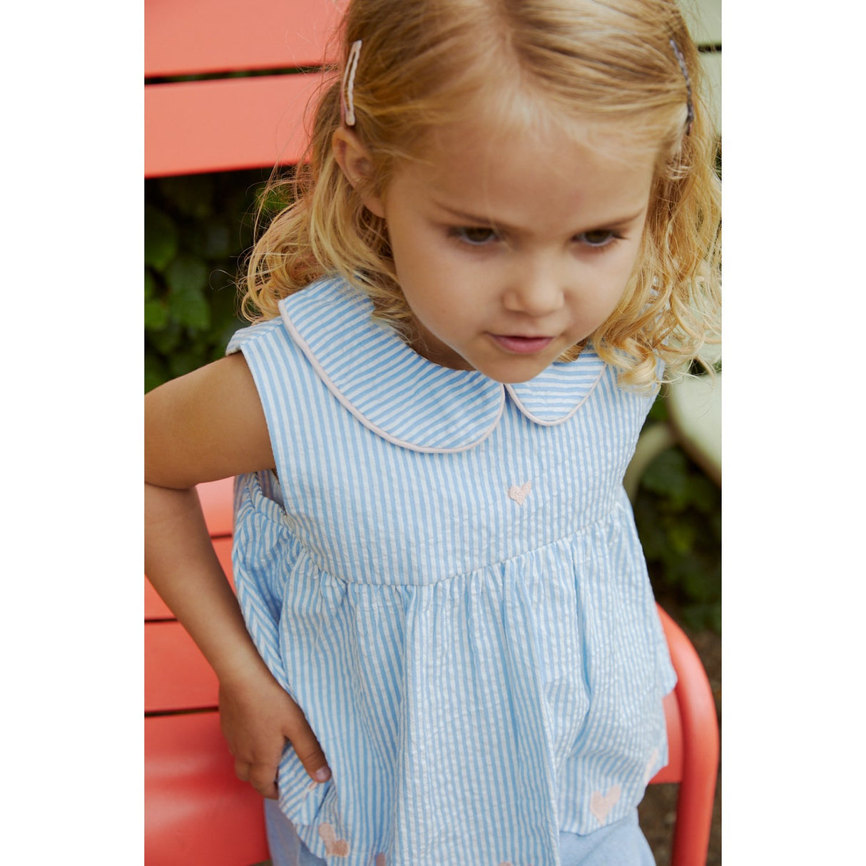 COPENHAGEN COLORS Sky Blue W Cream Stripe W. Soft Pink Seersucker Ss Bluse W. Hearts