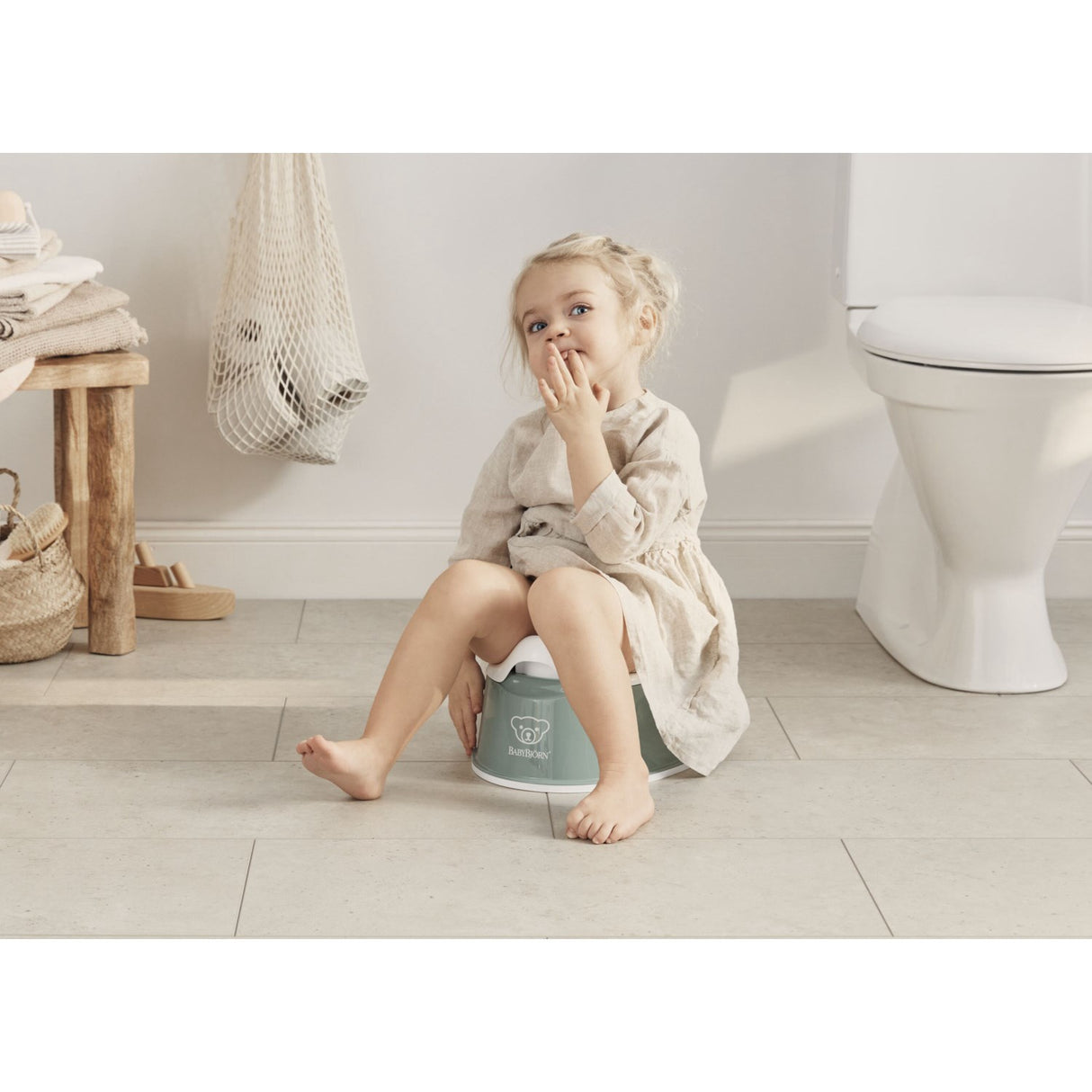 BabyBjörn Grey Green/White Smart Potte