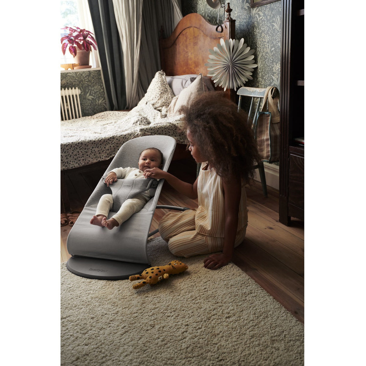 BabyBjörn Light Grey Skråstol Bliss