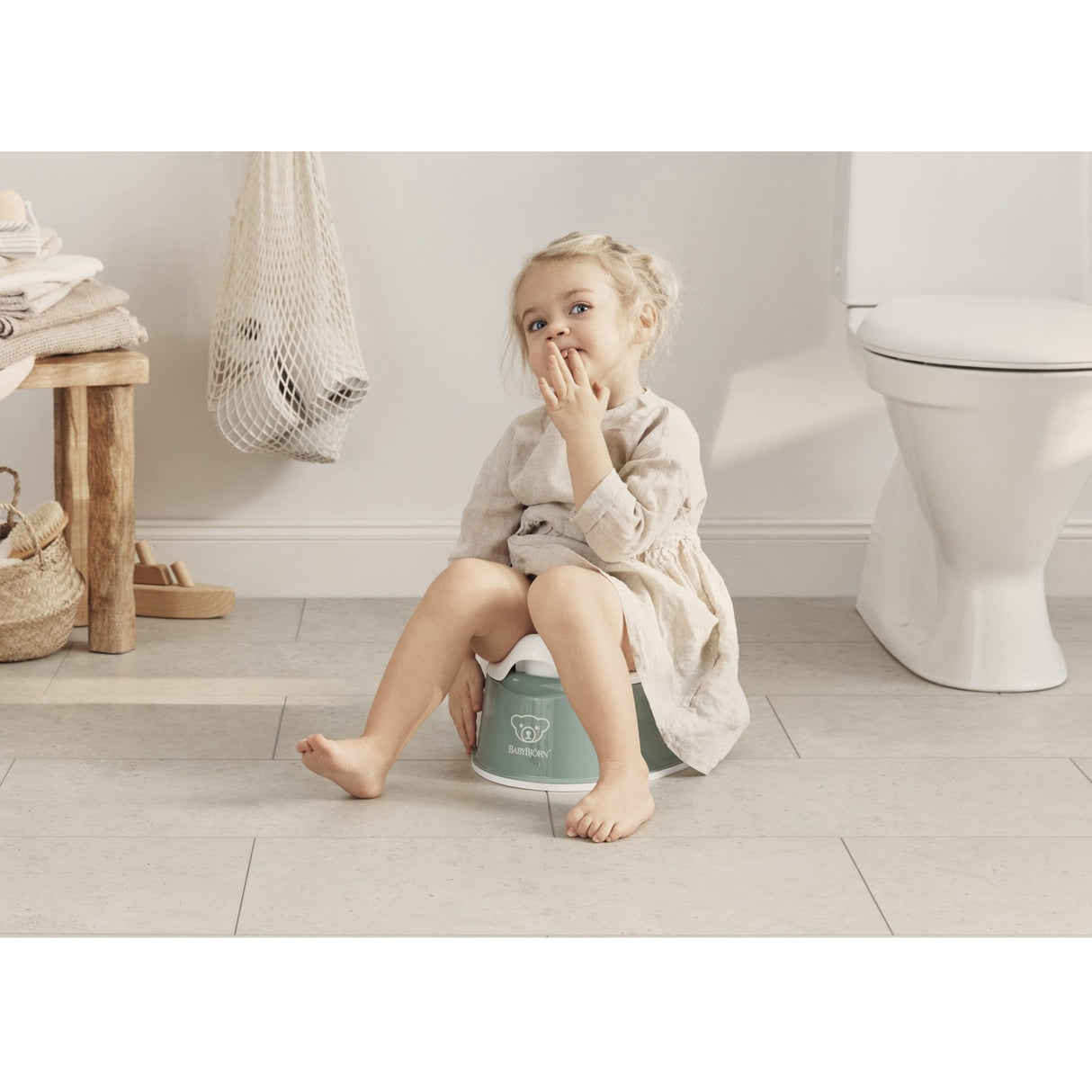 BabyBjörn Grey Green/White Smart Potte