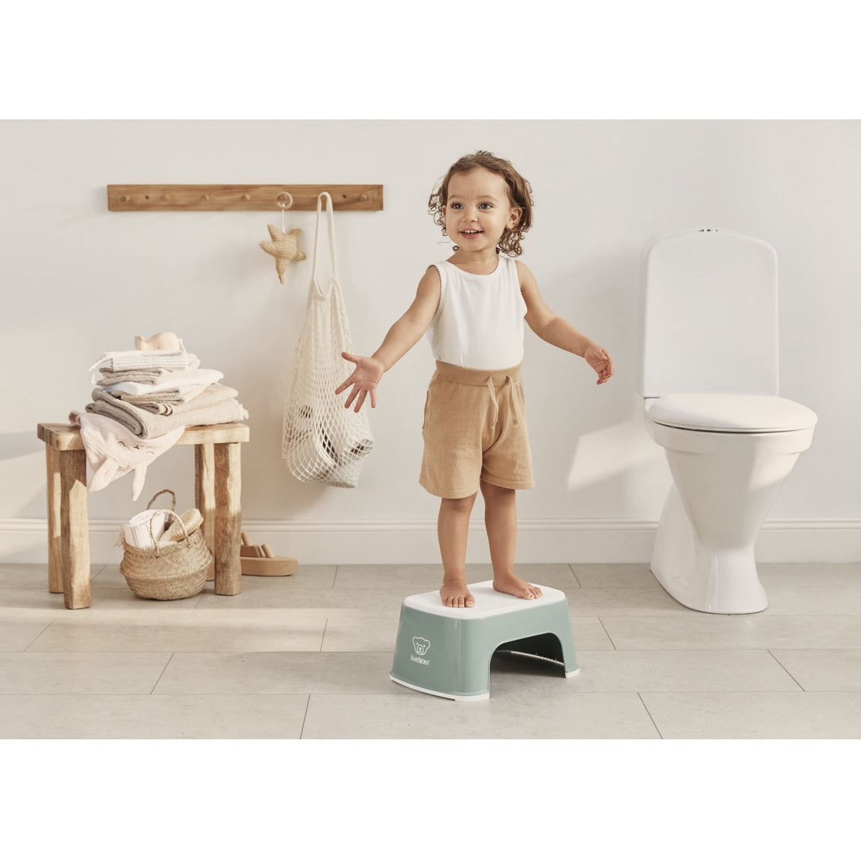 BabyBjörn Grey Green/White Børnetaburet