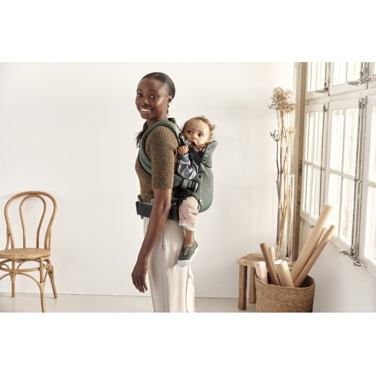 BabyBjörn Dark Green Baby Bæresele Harmony