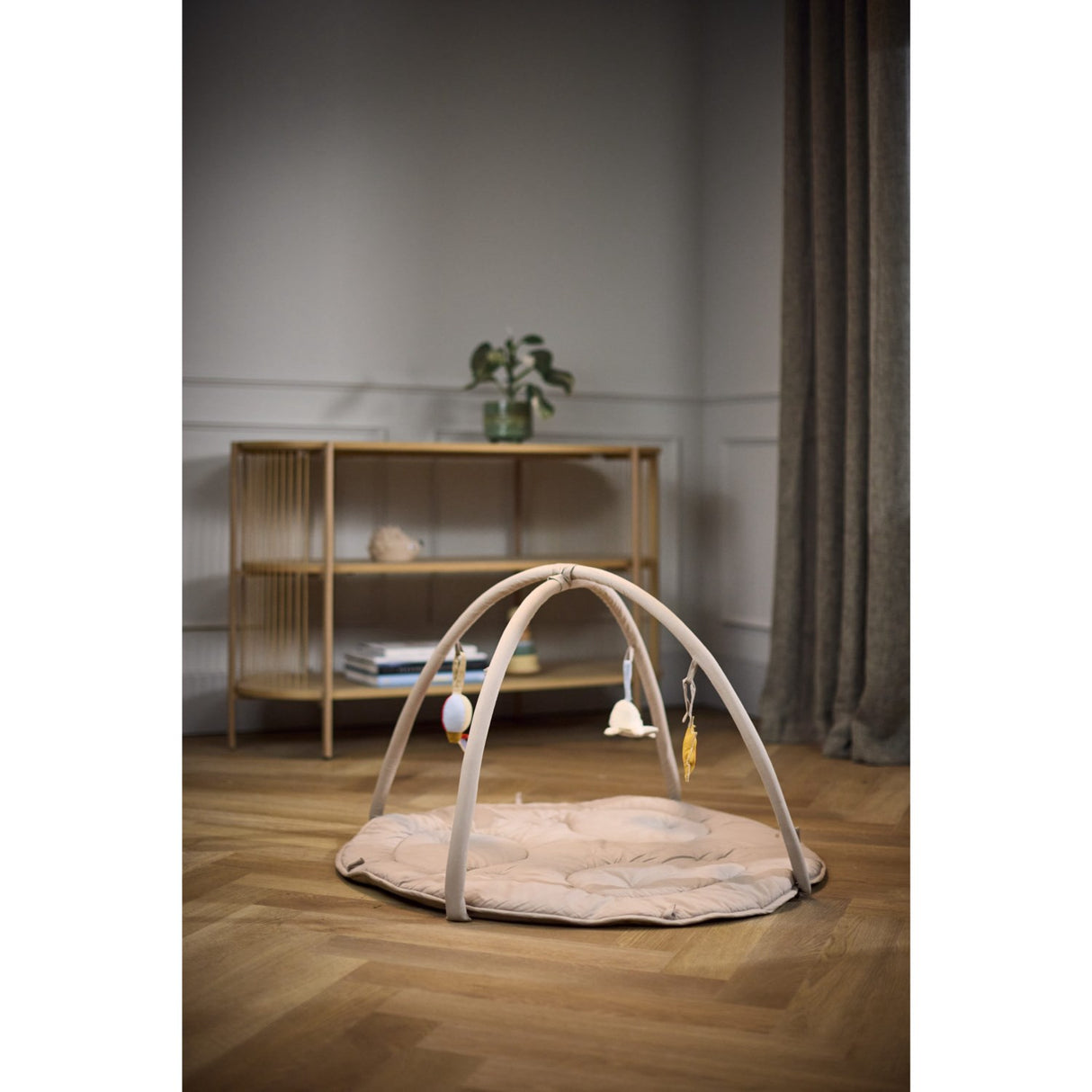 FILIBABBA Beige Fjord Aktivitetstæppe Inklusic 3 Sanselegetøj