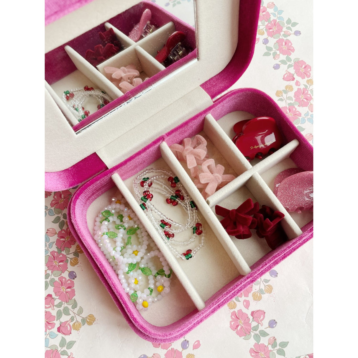 Konges Sløjd Multi Farve Bella Smykkeskrin med Indhold