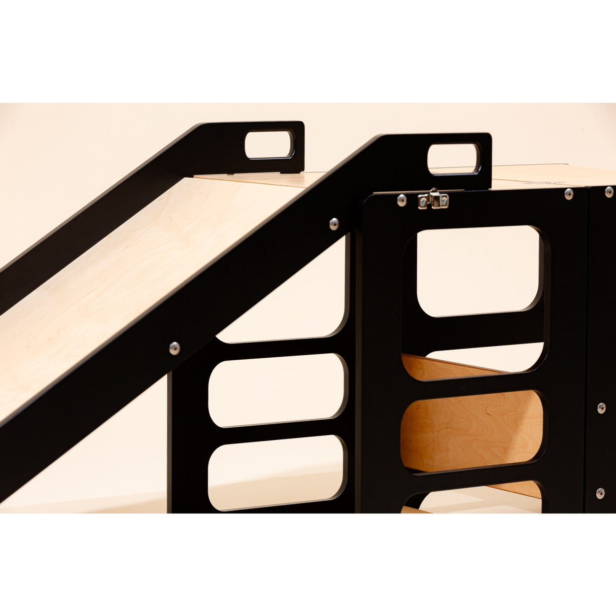 Duck Woodworks Læringstårn m. Rutsjebane Black