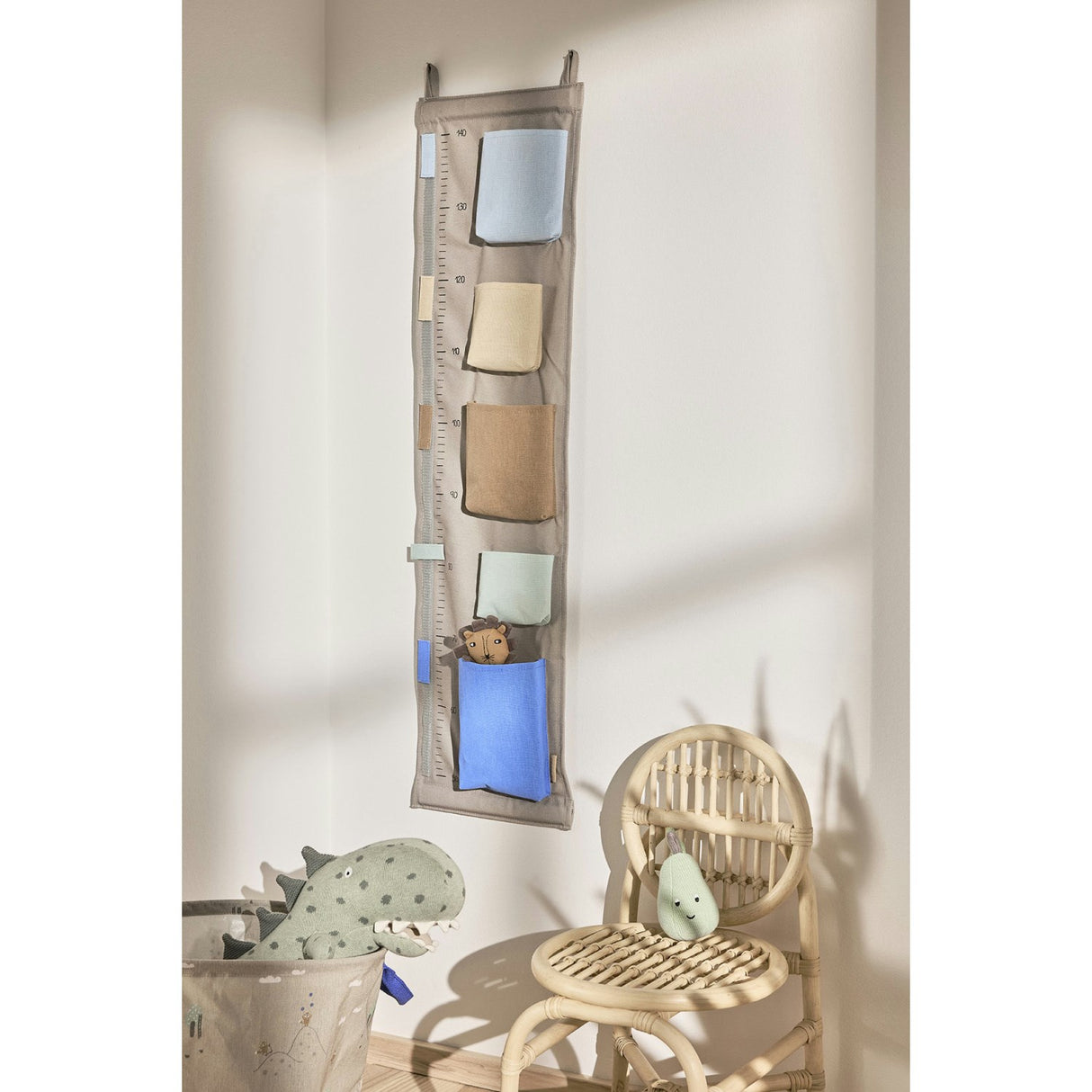 OYOY Blue Saga Højdemåler Opbevaring