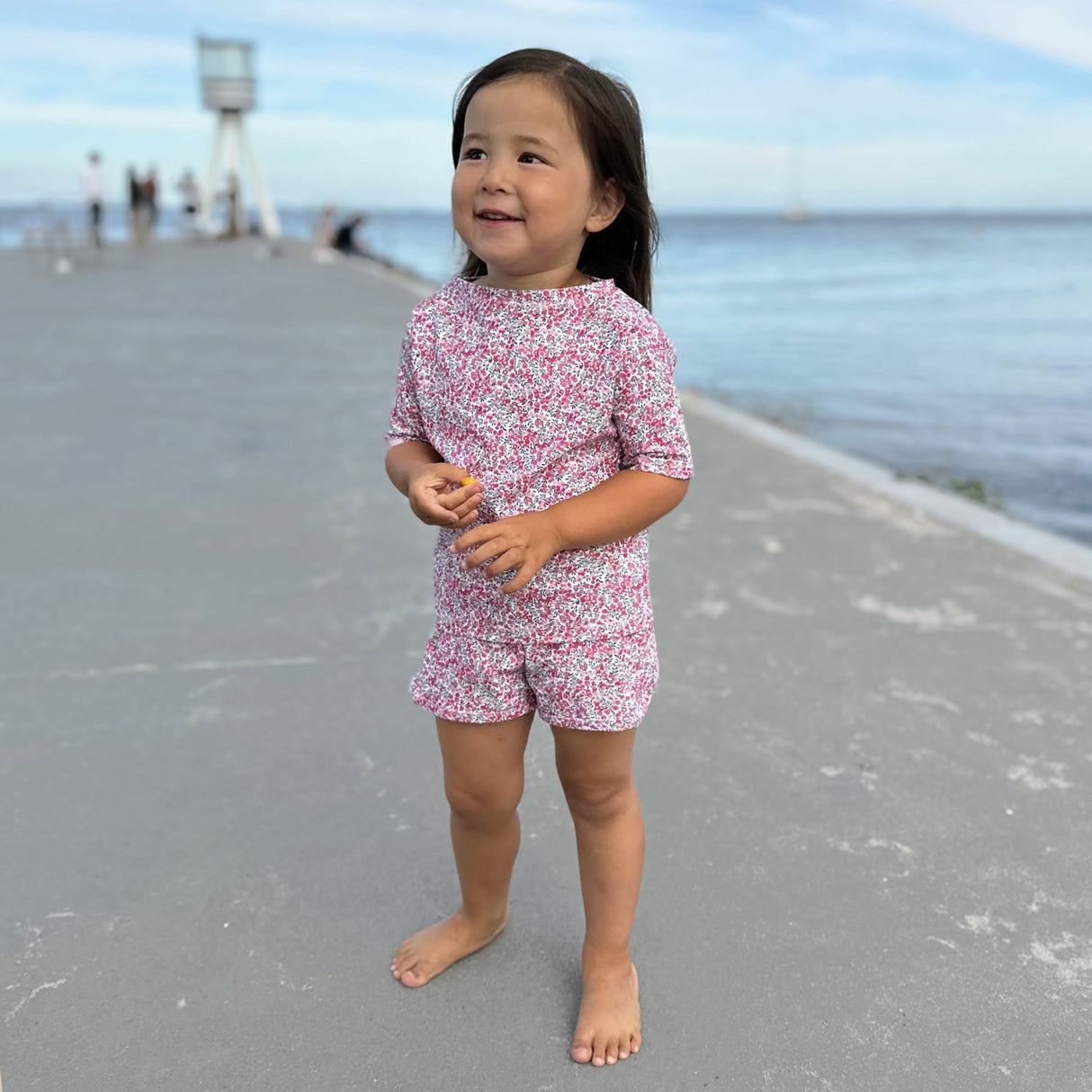 Petit Crabe Wiltshire Bud Luna Boatneck Uv-T-shirt S/S - Lavet af Liberty© Stof