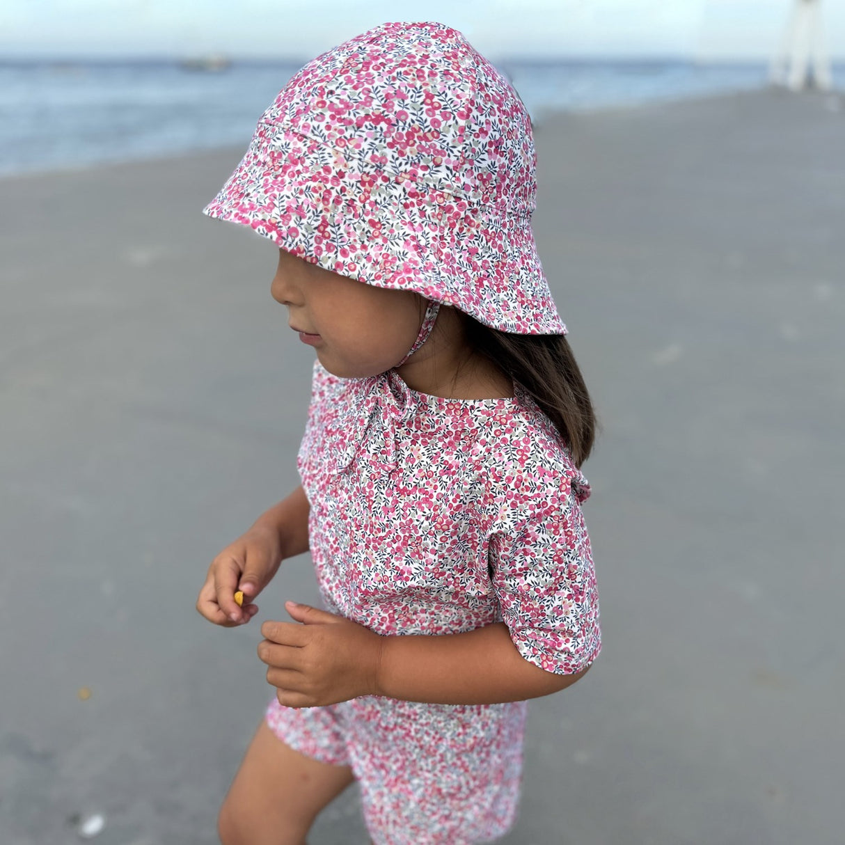 Petit Crabe Wiltshire Bud Luna Boatneck Uv-T-shirt S/S - Lavet af Liberty© Stof