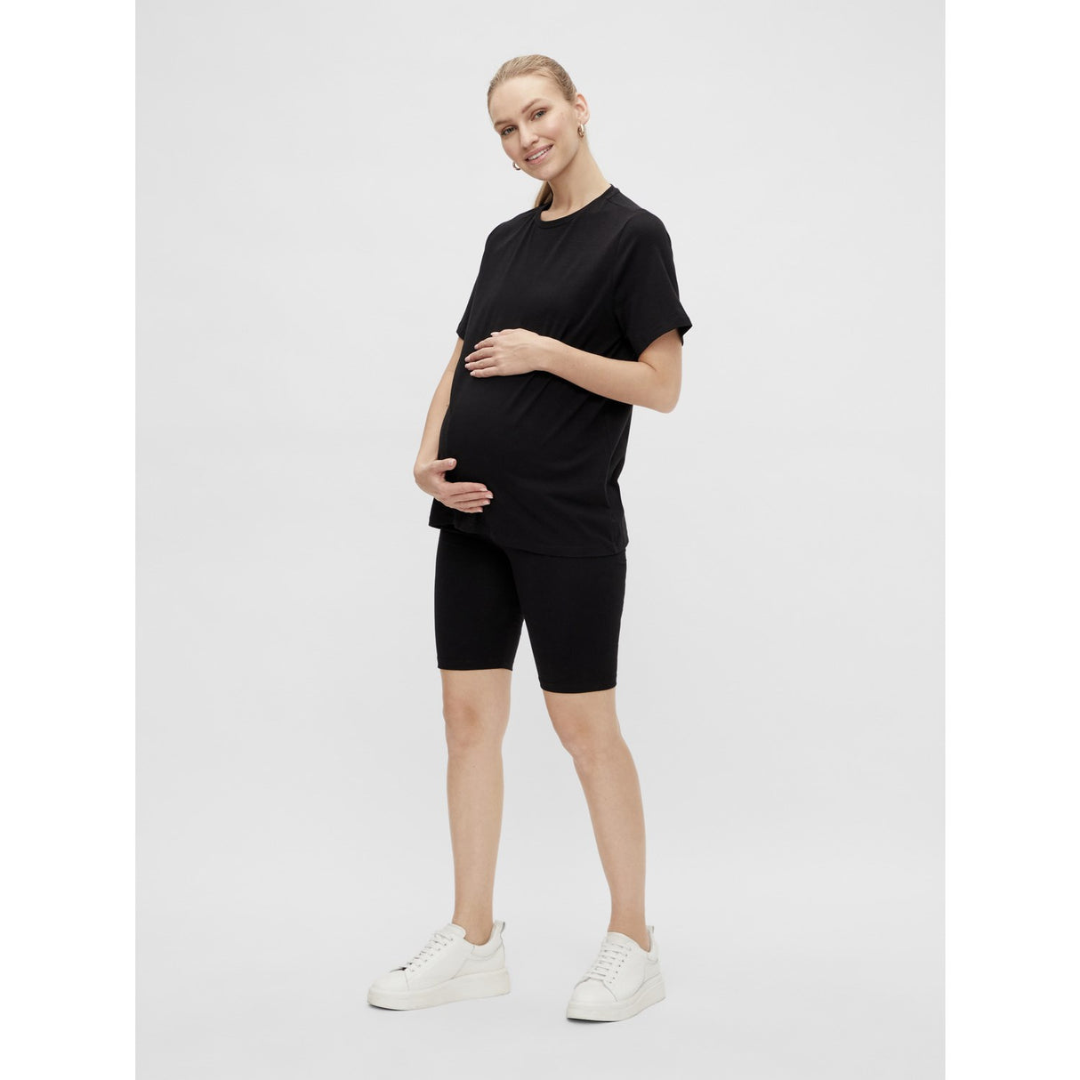 Mama;licious Black Mlsally Solid T-Shirt & Shorts Sæt Noos