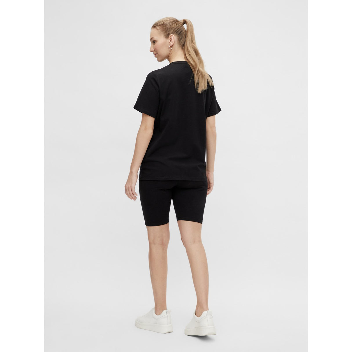 Mama;licious Black Mlsally Solid T-Shirt & Shorts Sæt Noos