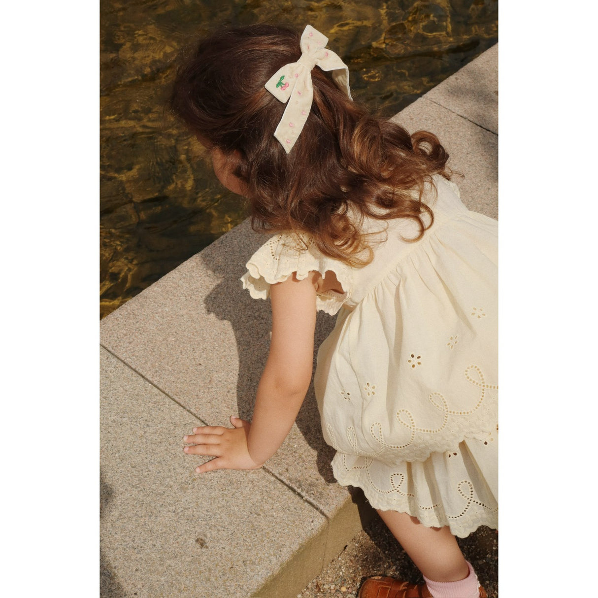 Konges Sløjd Pearled Ivory Fløjl Sløjfe Pearly Hårspænde