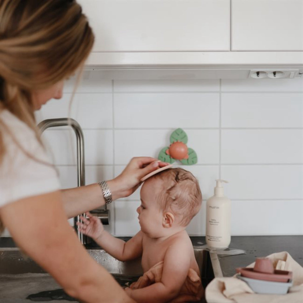 Mushie Dino Suction Spinner Legetøj