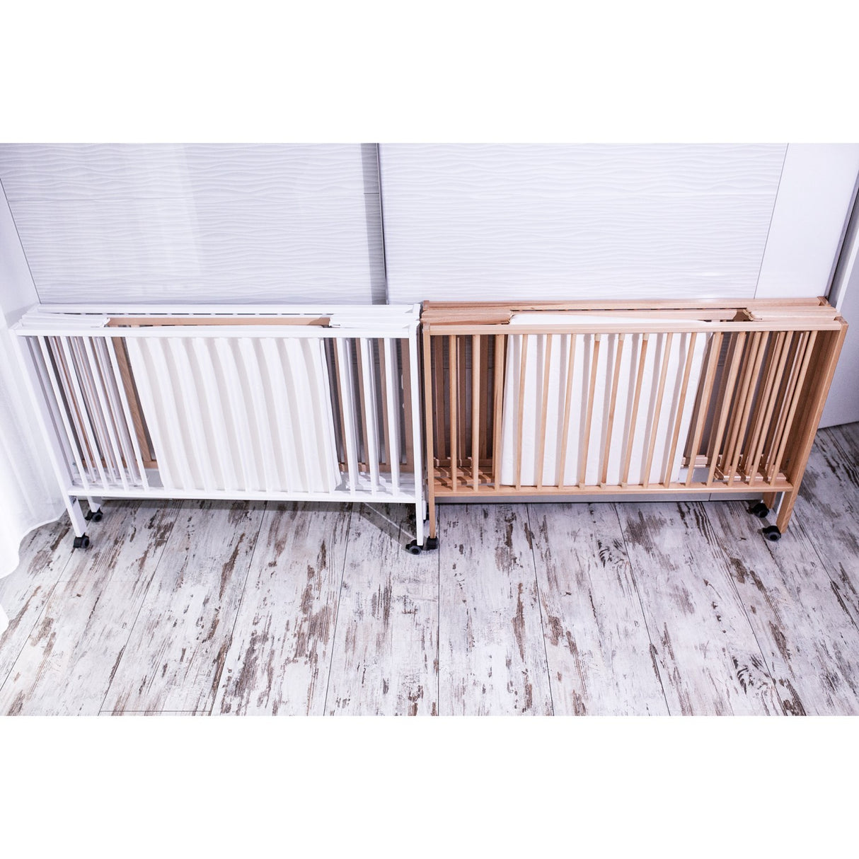 tiSsi® White Laquer Jori Sammenklappelig Seng Massiv Bøg