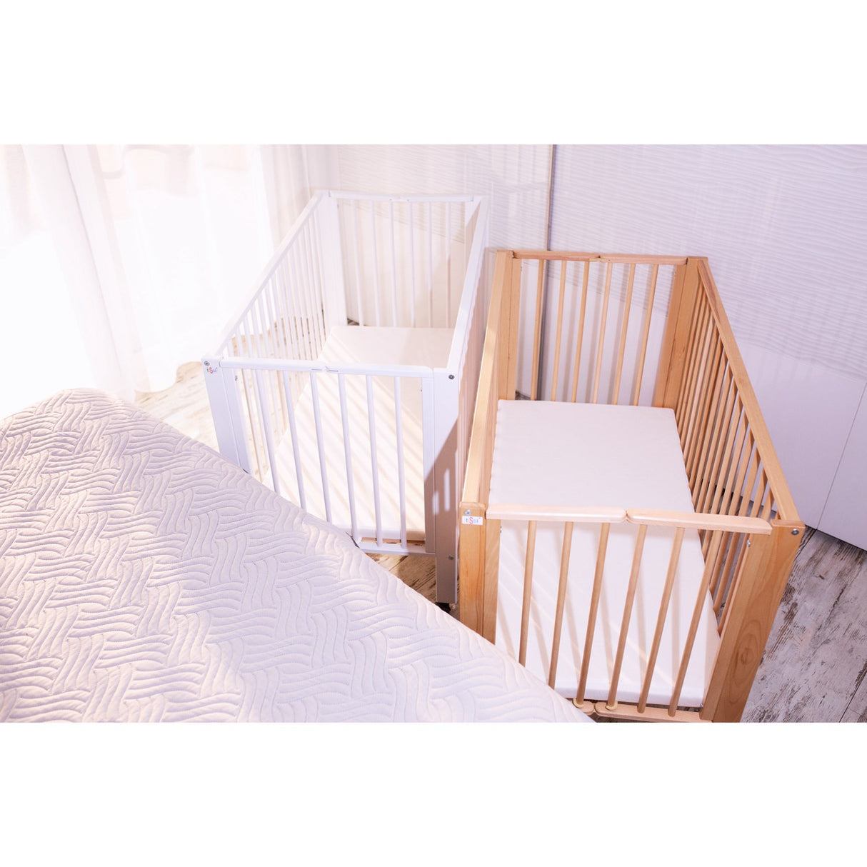 tiSsi® White Laquer Jori Sammenklappelig Seng Massiv Bøg