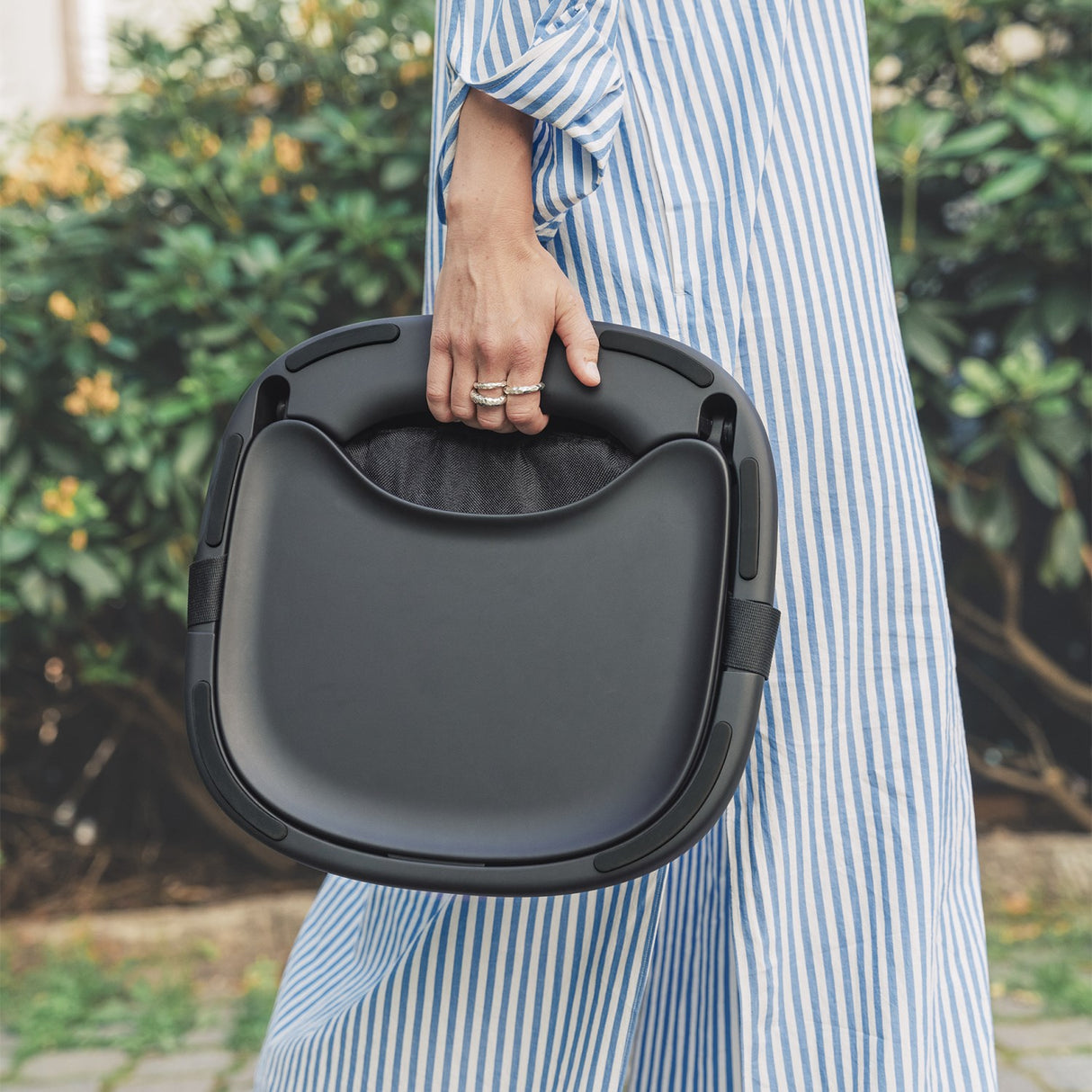 Hannie Charcoal Black The Portable High Chair