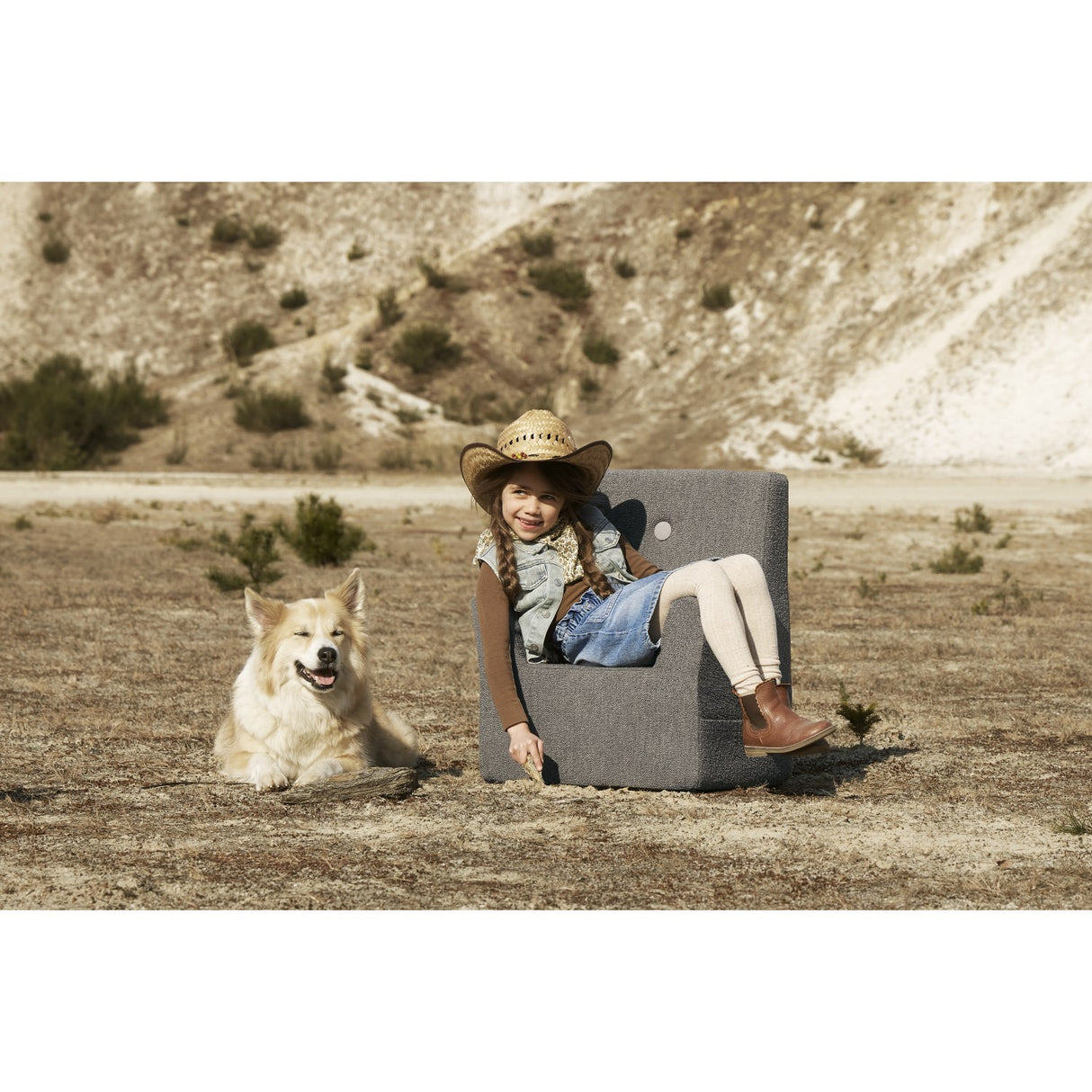 by KlipKlap Børnestol XL Dusty Green Bouclé With Light Green KK Kids Stol XL