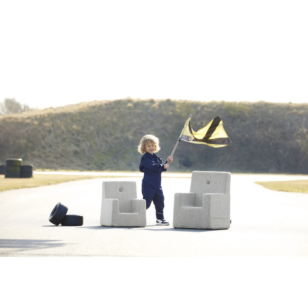 by KlipKlap Børnestol XL Sand Bouclé With Sand KK Kids Stol XL