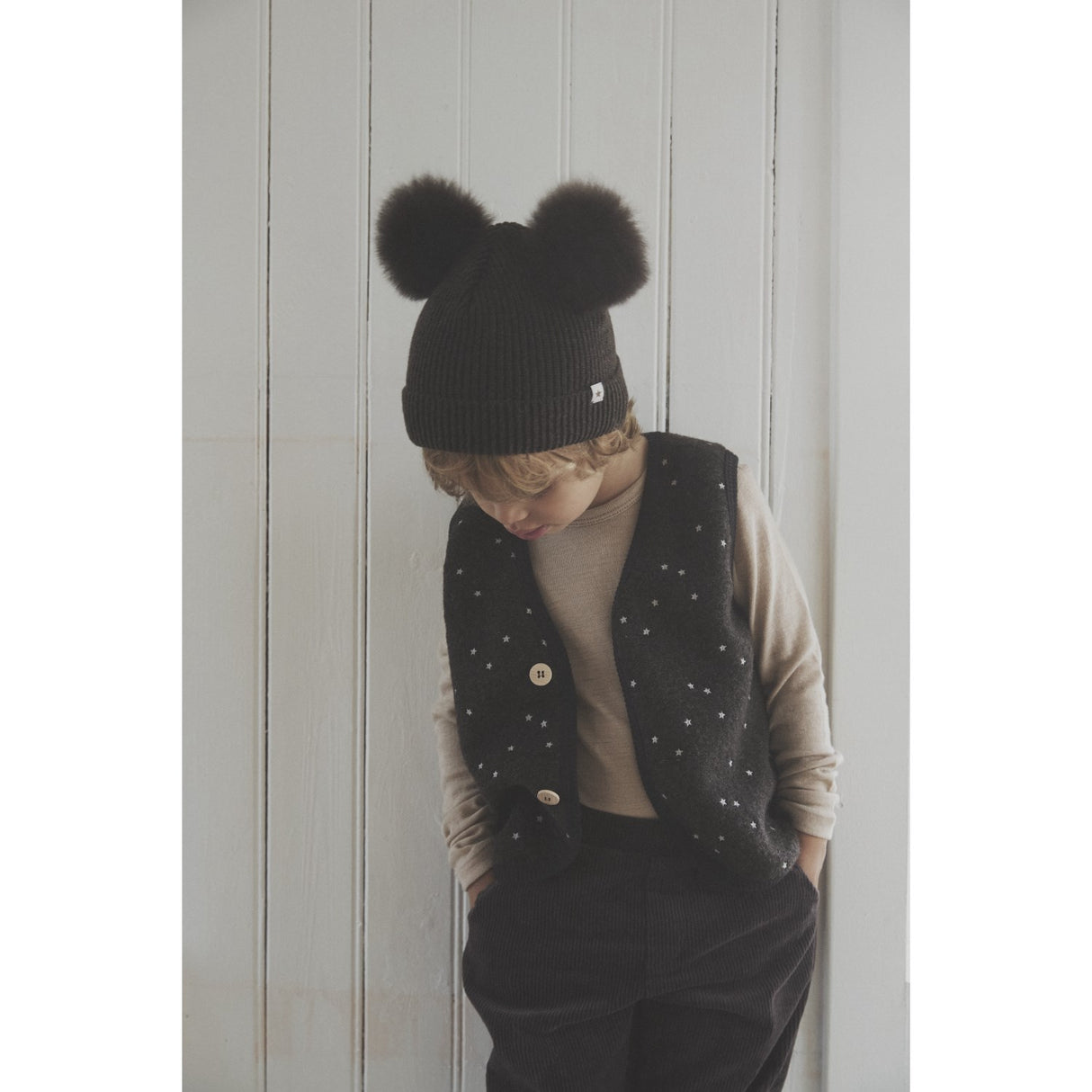 Huttelihut Dark Brown Melange Hue Strik Alpaca Pompoms