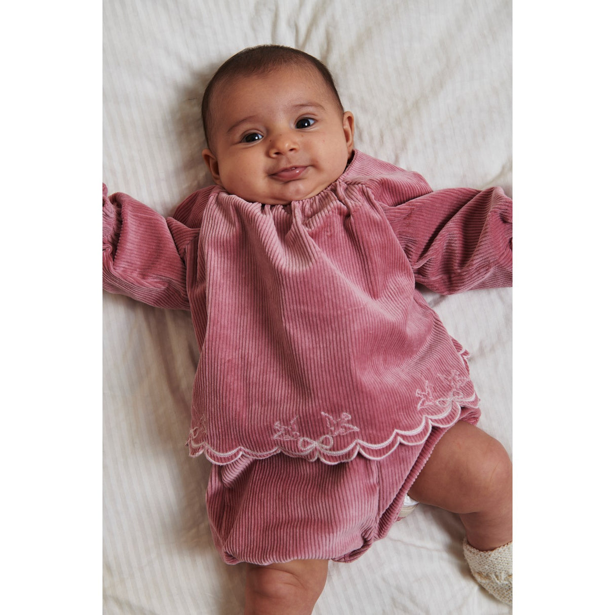 COPENHAGEN COLORS Rose Comb Corduroy Baby Sæt W. Emb.