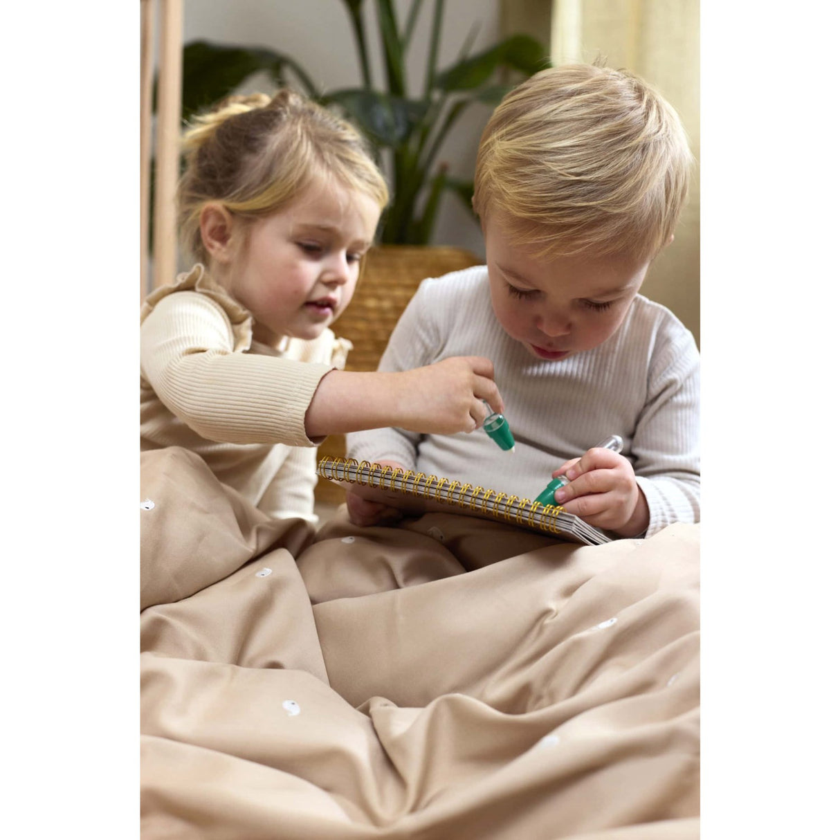 FILIBABBA Warm Grey Sengetøj Gots - Embroidered Christian The Whale