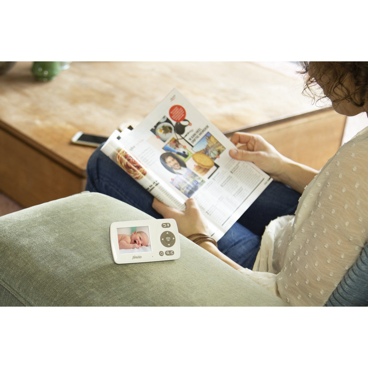 Alecto White/Taupe Video Babyalarm 2,4 Tommer Farve Display