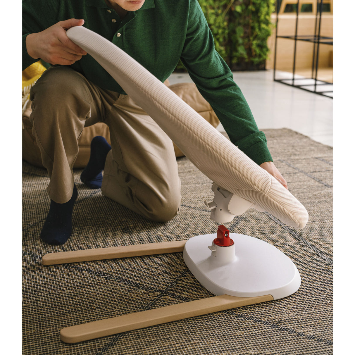 Stokke® Yoga™ Baby Bouncher Light Sand