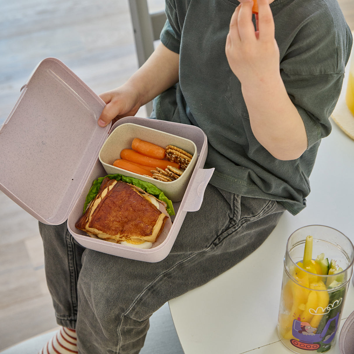 Koziol Organic Purple Grey Lunch Box Med Separat Skål Candy L Trucks