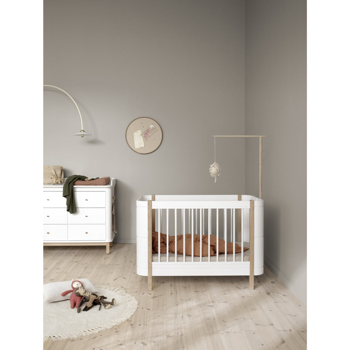 Oliver Furniture Holder Til Mini+ Sengehimmel & Uro Oak