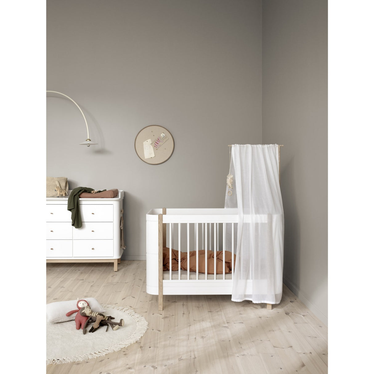 Oliver Furniture Holder Til Mini+ Sengehimmel & Uro Oak