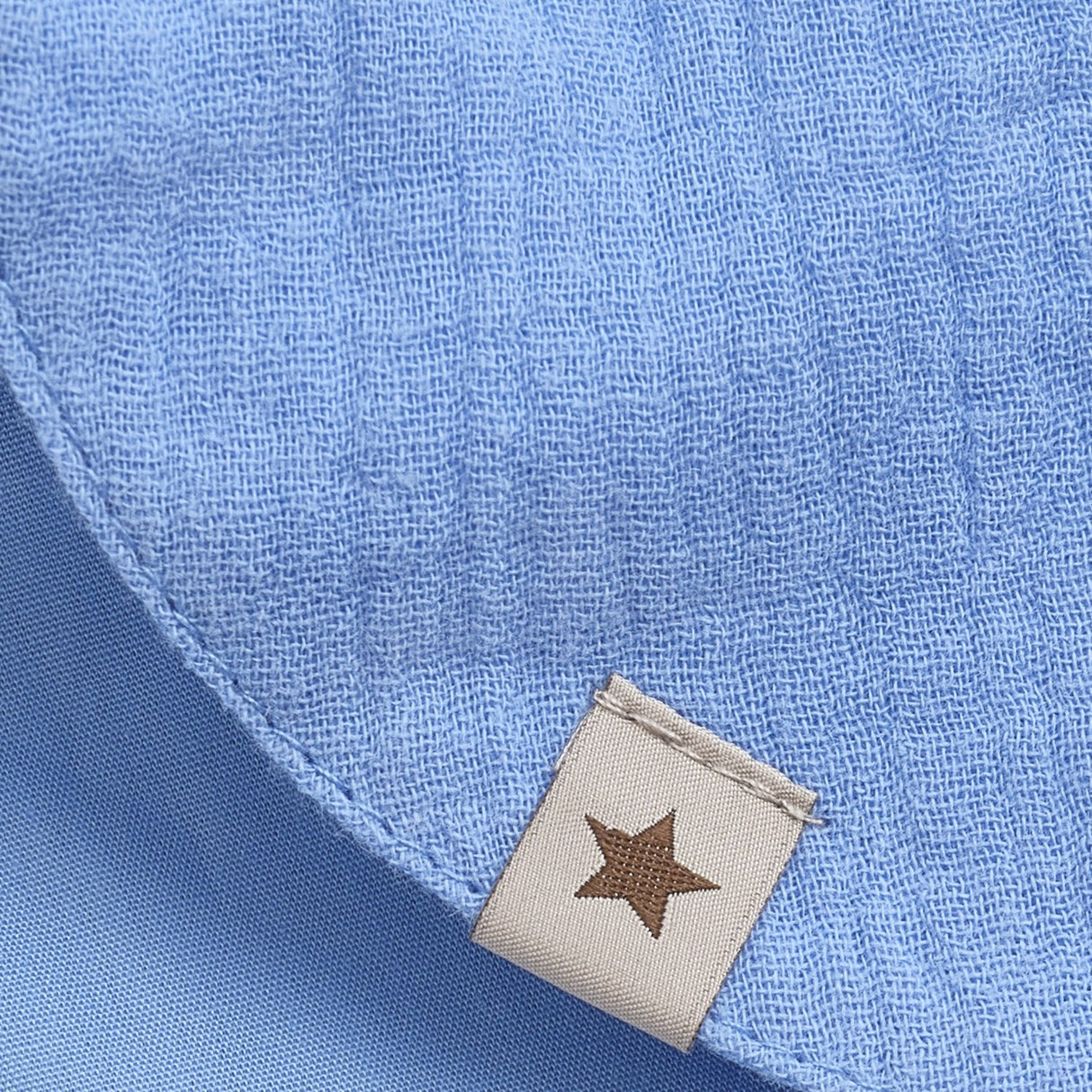 Huttelihut Della Robbia Blue Summer Hue Ears Muslin