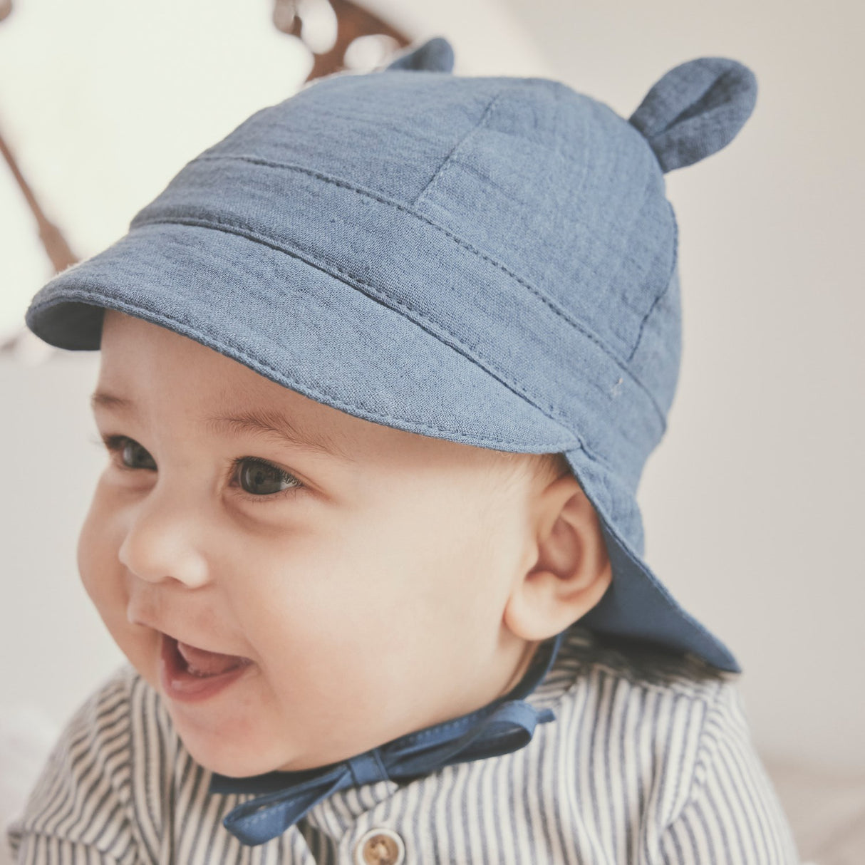 Huttelihut Della Robbia Blue Summer Hue Ears Muslin