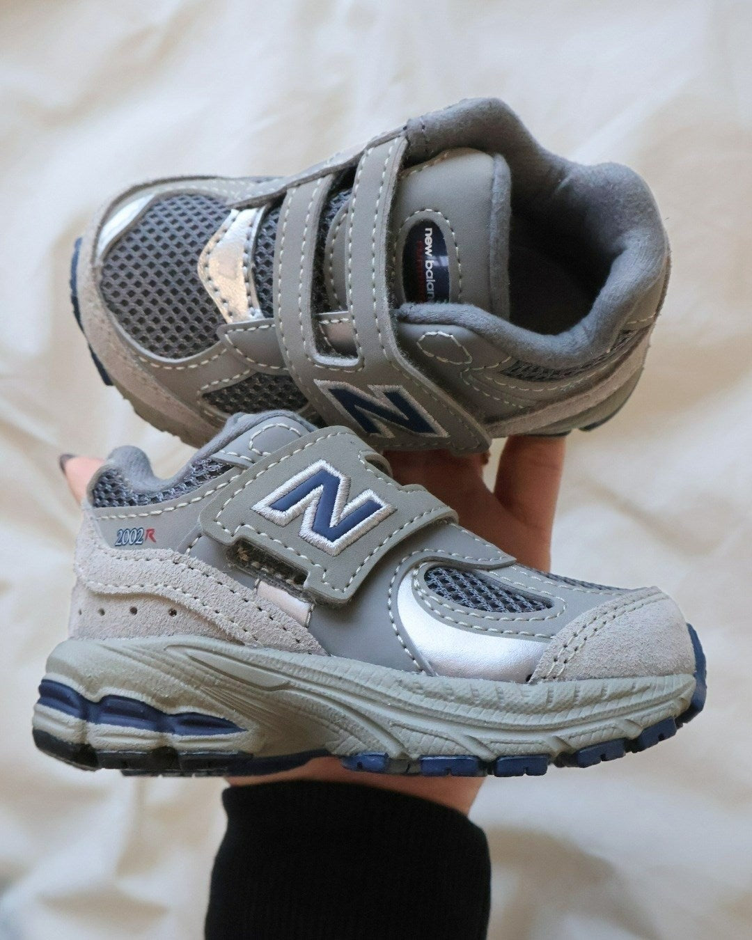 New Balance Sneakers Grey 2002 Kids Hook & Loop
