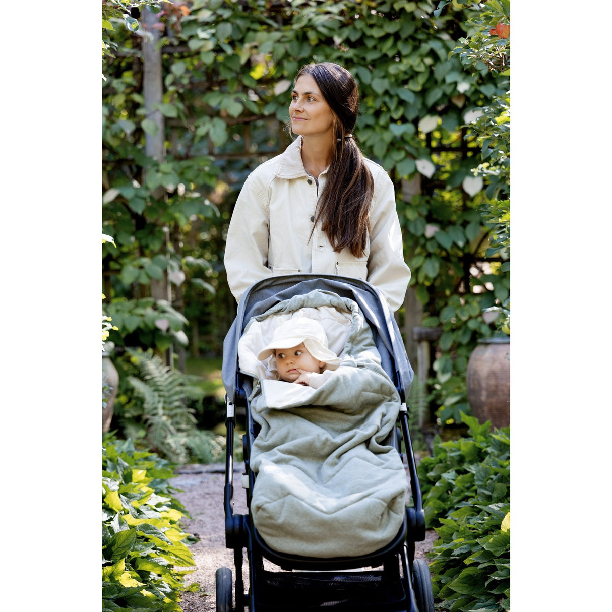 Voksi® Meadow Green Solid Breeze Light