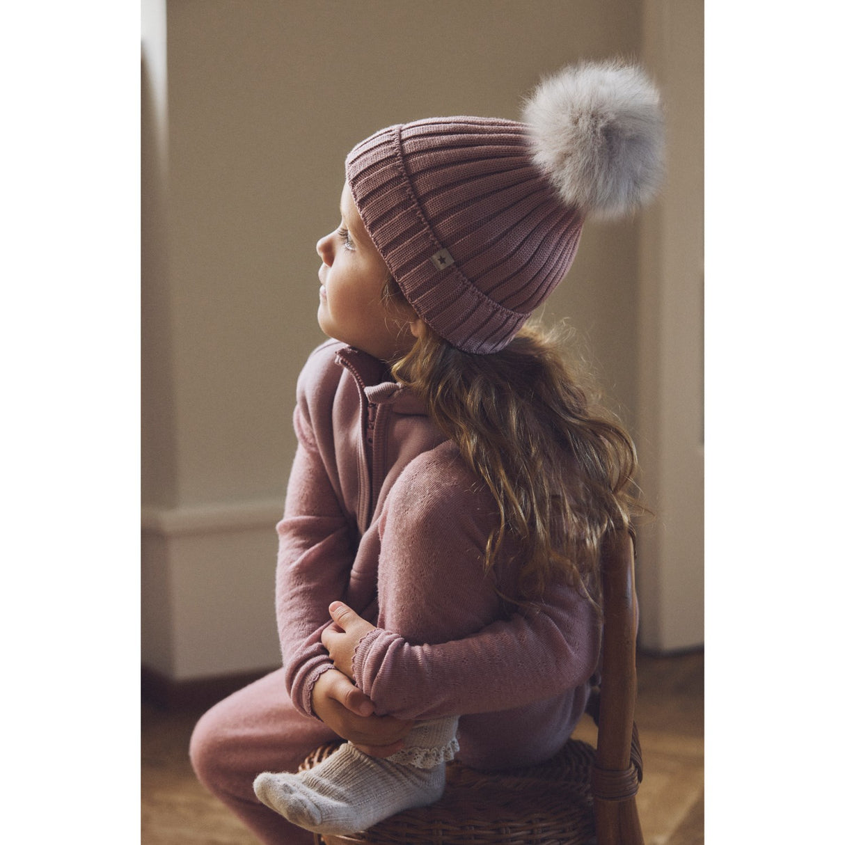 Huttelihut Woodrose Hue Strik Alpaca Pompom