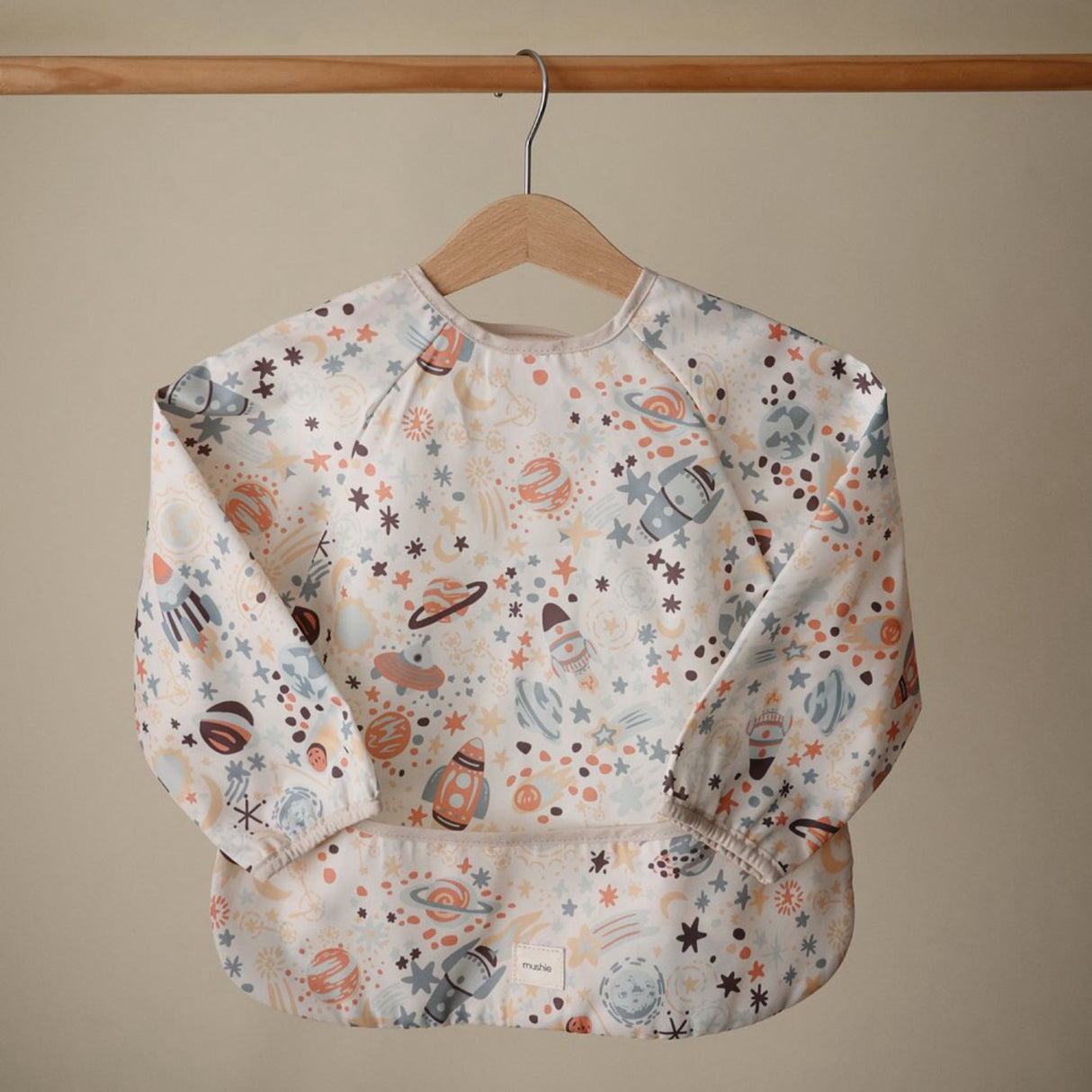 Mushie Space Mushie Long Sleeve Hagesmæk - Space