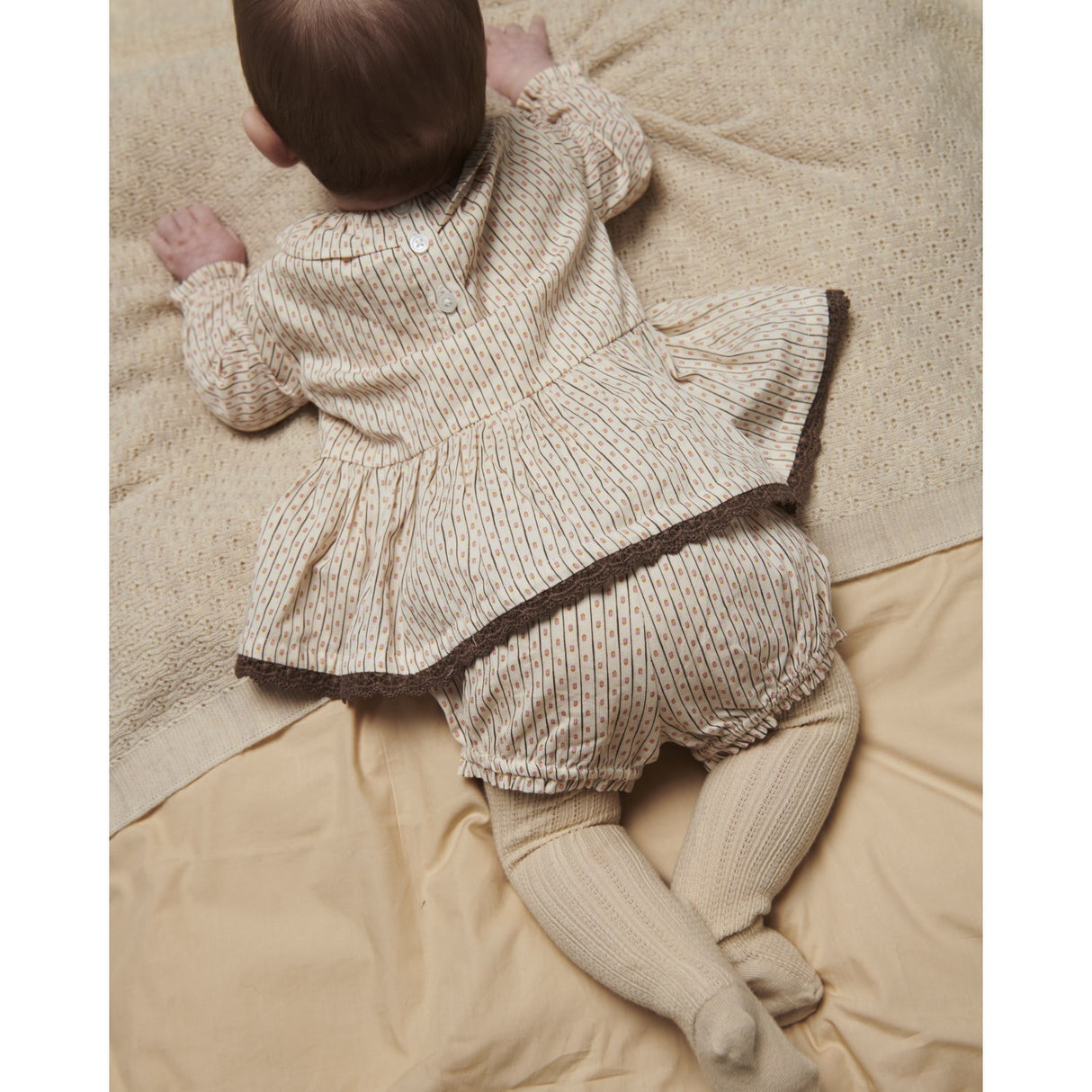 COPENHAGEN COLORS Sand Flower Print Twill Aop Baby Sæt Bluse & Bloomers