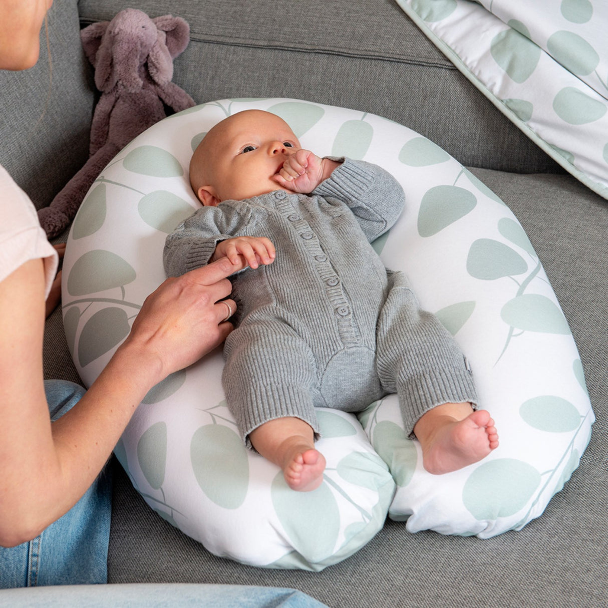 Doomoo Leaf Green Nursing & Pregnancy Pude