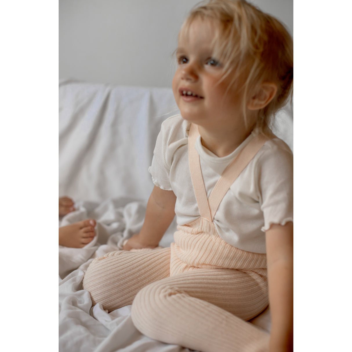 Silly Silas Hippy Footed Strømpebukser Med Braces Silky Peach