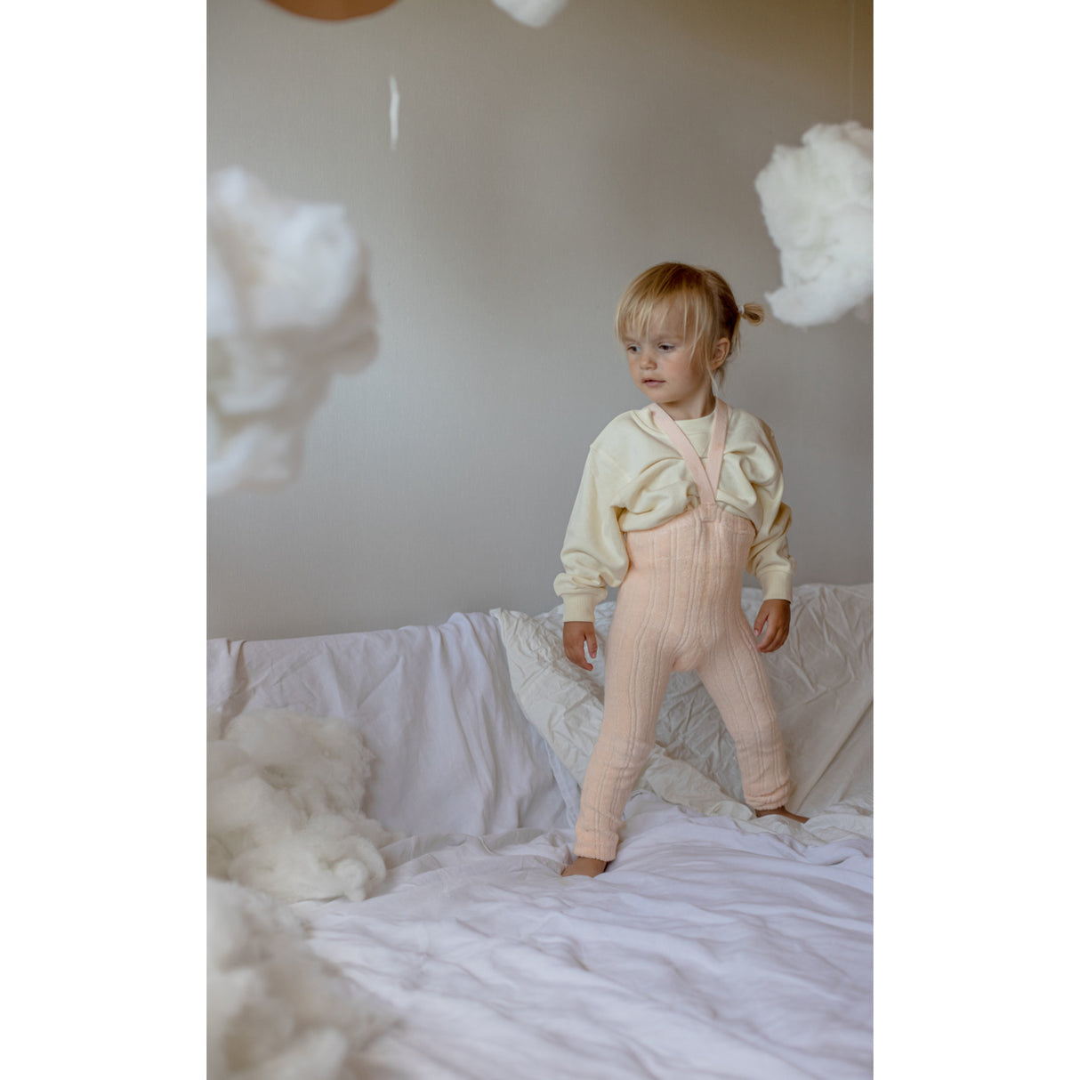 Silly Silas Granny Bamse Footless Strømpebukser Med Braces Silky Peach